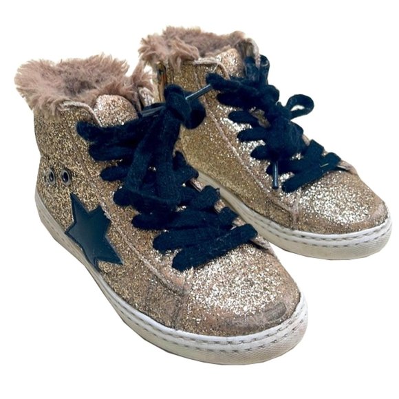 HOO Other - HOO Girl's Fay's Faux Fur Star Lace High-Top Sneakers Size 11